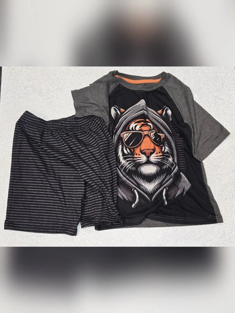 Like NEW Condition Boys Tiger Pajama Set, Size Medium 8